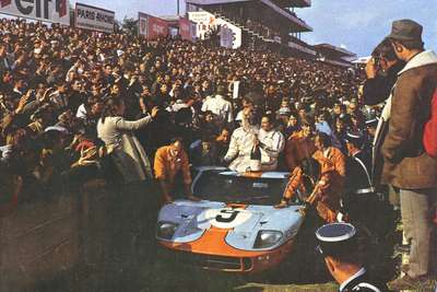 24 Stunden von Le Mans 1968: Pedro Rodríguez und Lucien Bianchi gewinnen mit dem Ford GT 40 mit einem Fünf-Liter-Motor.