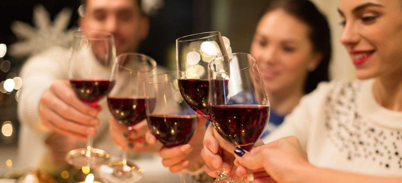 Im Winter machen wir es uns so richtig gemütlich – da darf ein feiner Rotwein nicht fehlen.