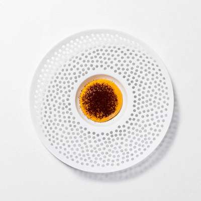 Starkoch Massimo Bottura entwarf die Süßspeise »Tirami Zucca« – ein Wortspiel aus Tiramisu und dem italienischen Wort für Kürbis. 