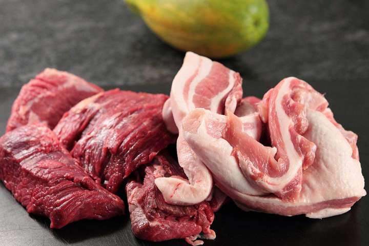 Für die Würste werden Rind- und Schweinefleisch kombiniert.