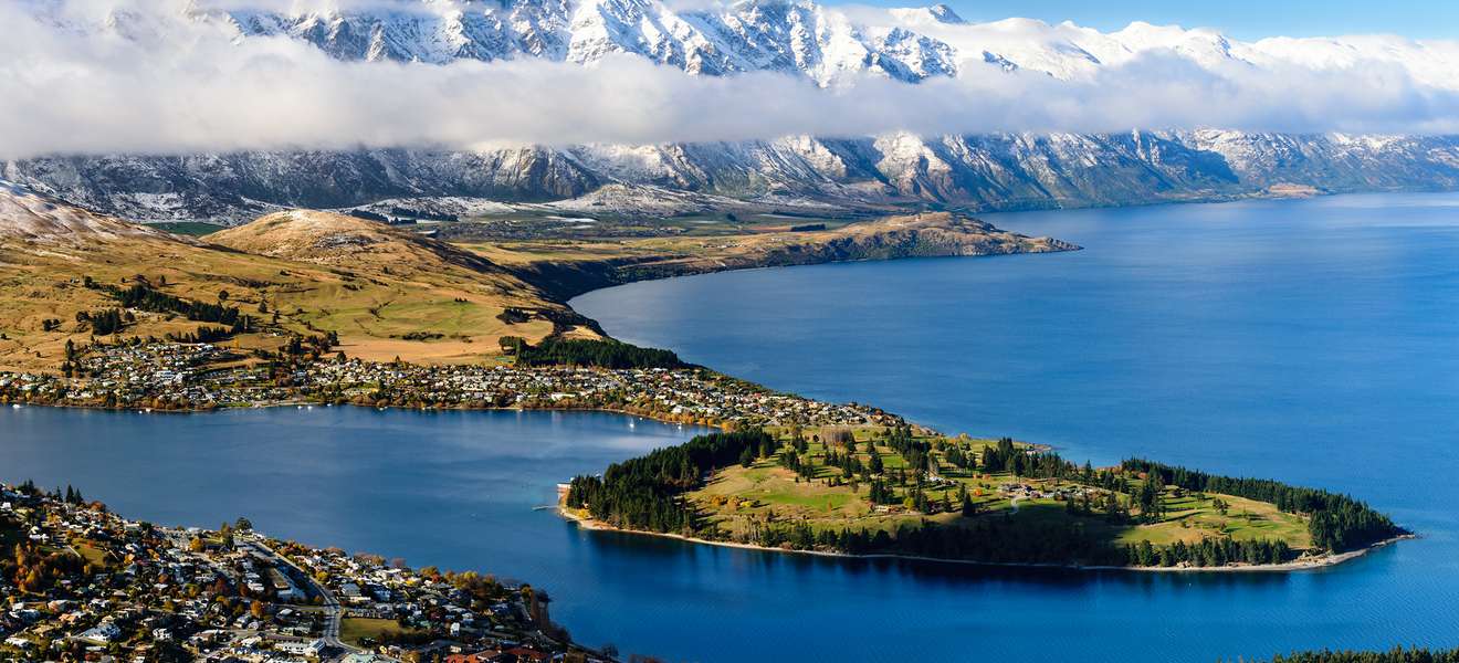Blick auf Queenstown / Neuseeland – das Land öffnet sich wieder dem Tourismus.