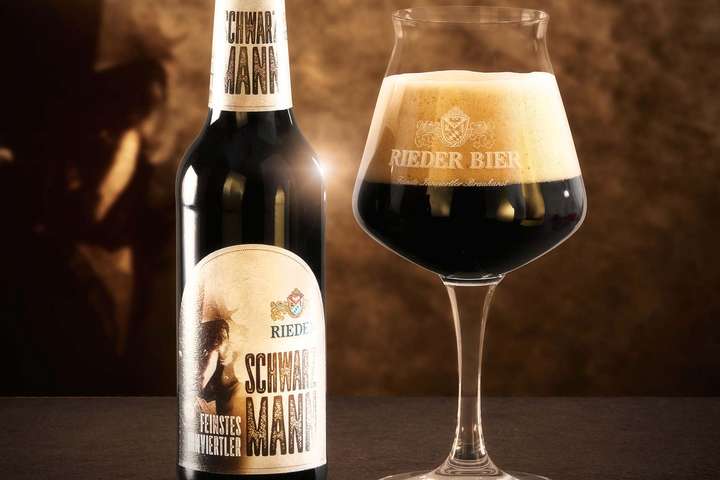 Prämiertes Craft Beer: Rieders dunkelmalziges Schwarzmann.