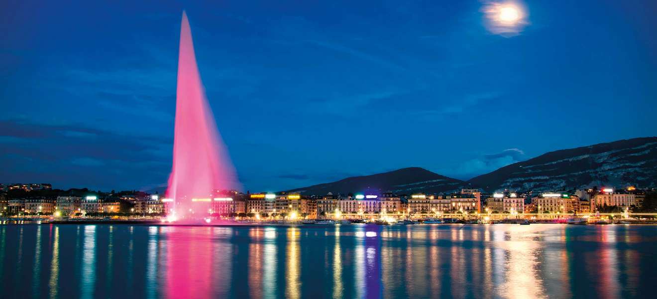Eines der Wahrzeichen der Stadt: Der »Jet d’eau« ist eine Fontäne im Genfer See mit einem bis zu 140 Meter hohen Wasserstrahl.