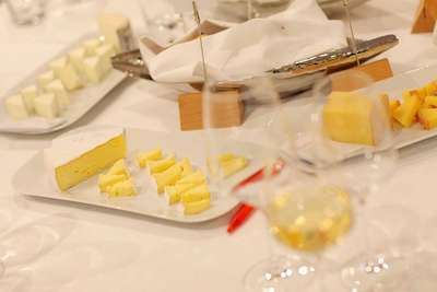 Die Käse-Spezialitäten waren für jeden Tisch vorbereitet.