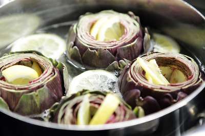 Artischocke mit Buchweizen-Salat