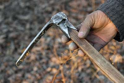 Hauptarbeitsgerät der »trifolai« ist der »zappino«, eine Art Harke, mit der sie den Boden auflockern. 