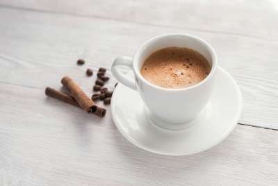 Auch Polyphenole in Kakao und Kaffee wirken sich positiv auf die Darmflora aus.