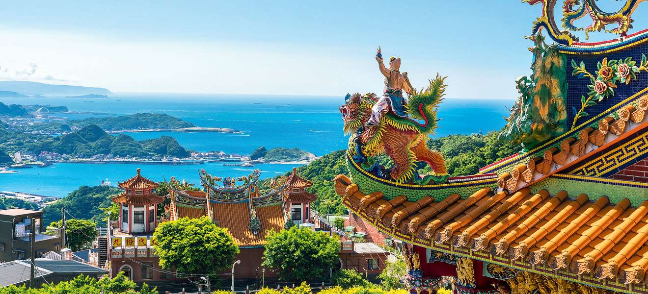 Die alte japanische Goldgräber-Stadt Jiufen bietet koloniales Flair und taiwanische Tempel mit Aussicht.
