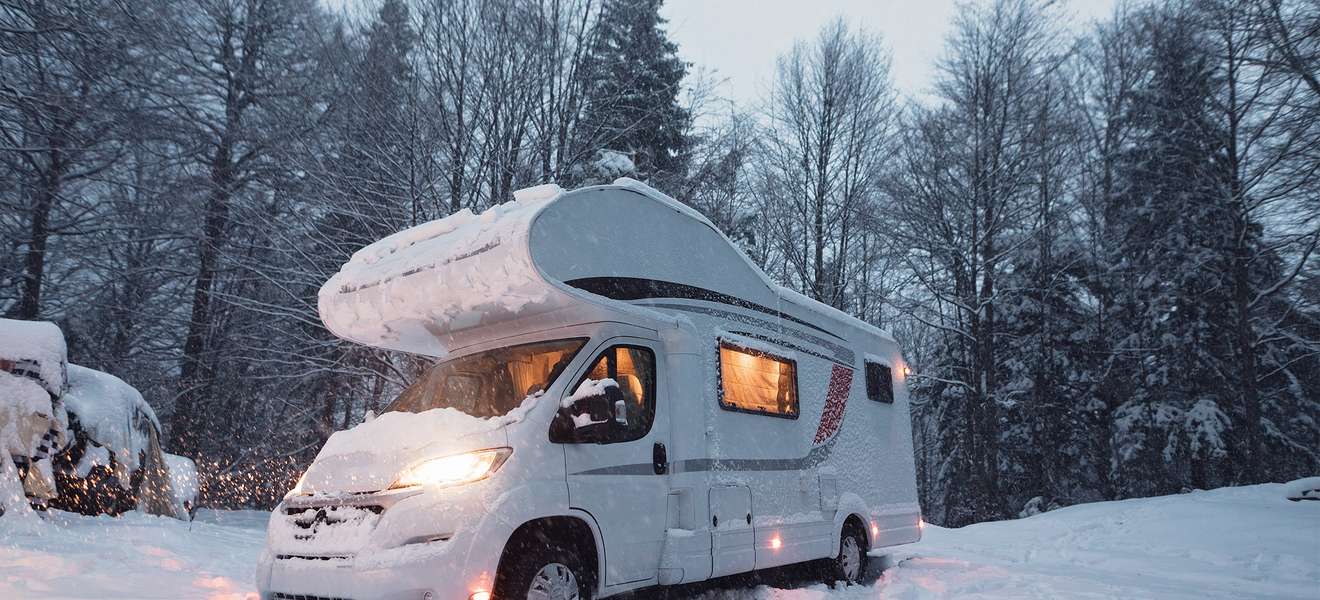 Camping: Schnee und Minusgrade schrecken nicht ab.