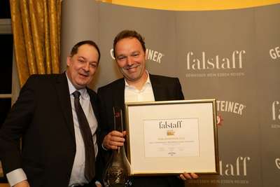 Zum Lieblingswein 2018 haben die Falstaff Leser den 2016er Weißburgunder »Steinwiege« von Rainer Schnaitmann gewählt.