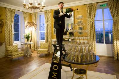 Champagner-Pyramide im »Tasting Salon«
