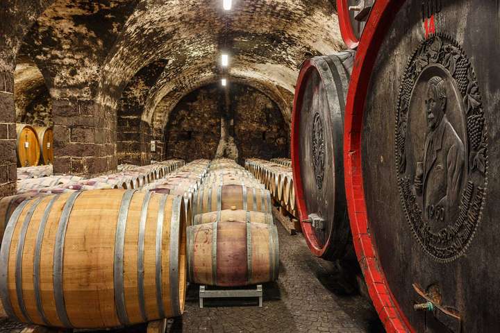Wichtigster St.-Magdalener-Erzeuger  in Südtirol ist die Kellerei Bozen,  die viele ­Weinbauern aus der Region  unter ihrem Dach vereint.