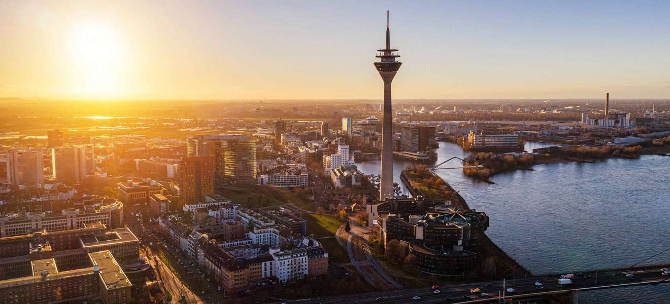 Düsseldorf am Rhein zählt deutschlandweit zu den Städten mit der höchsten Lebensqualität. 