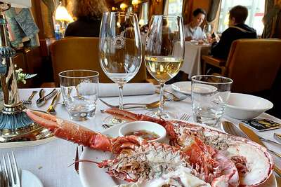 Regionales Essen an Bord: Galicien ist bekannt für seine Meeresfrüchte.