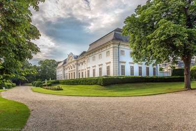 Schloss Halbturn im nördlichen Burgenland ist der bedeutendste Barockbau des Landes. Seit den 70er-Jahren ist es ein Schlosshotel.