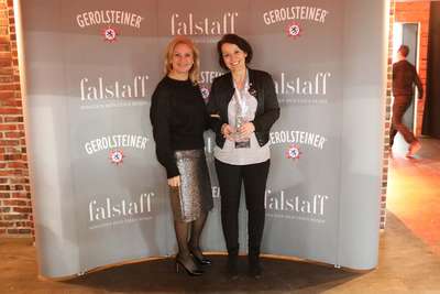 Die Gastgeberinnen des Abends: Elisabeth Kamper mit Falstaff Deutschland Verlagsleitung Claudia Roman Navarro.