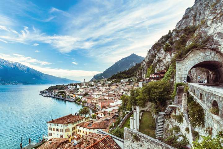 Der Norden des Gardasees gehört zur Region Trentino-Südtirol, der Westen zur Lombardei und der Osten zu Venetien.