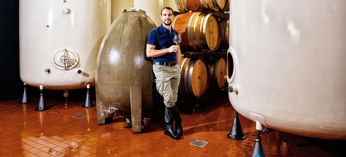 Matthias Aldinger hat sich auf die Vergärung von Sauvignon Blanc im Beton-Ei spezialisiert.